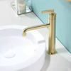 Proveedor de Guangdong Grifo de baño de latón con lavabo de una manija de oro cepillado