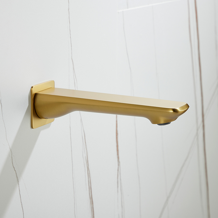 Grifo de bañera de baño de montaje en pared de oro cepillado de cobre de lujo Caño de baño de relleno