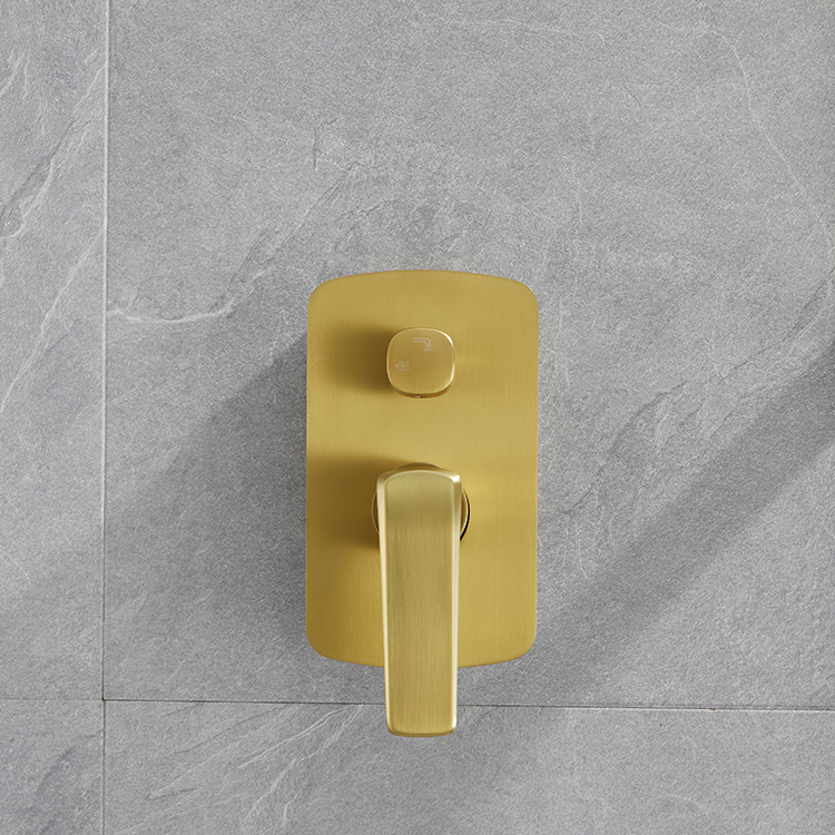 Grifo de ducha oculto con válvula mezcladora de ducha de oro cepillado de un solo mango montado en la pared moderno