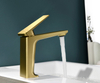 Grifo de lavabo de baño de un orificio montado en cubierta de latón dorado cepillado de estilo moderno de gama alta